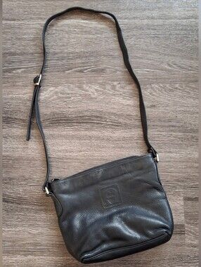 Aigner Black Leather Crossbody Bag with Embossed Logo Adjustable Strap